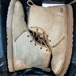 Men’s sheepskin lining comfortable Ugg chestnut colored boots sz 13